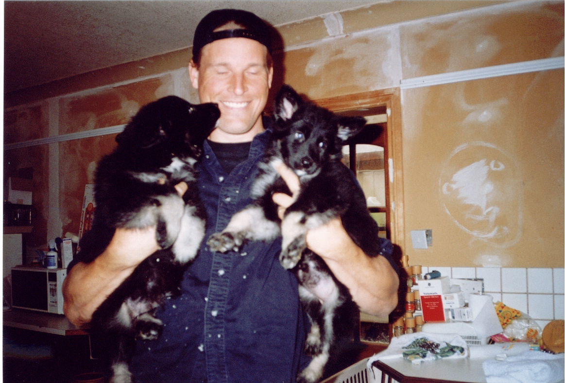 Ritz is the one kissing me!